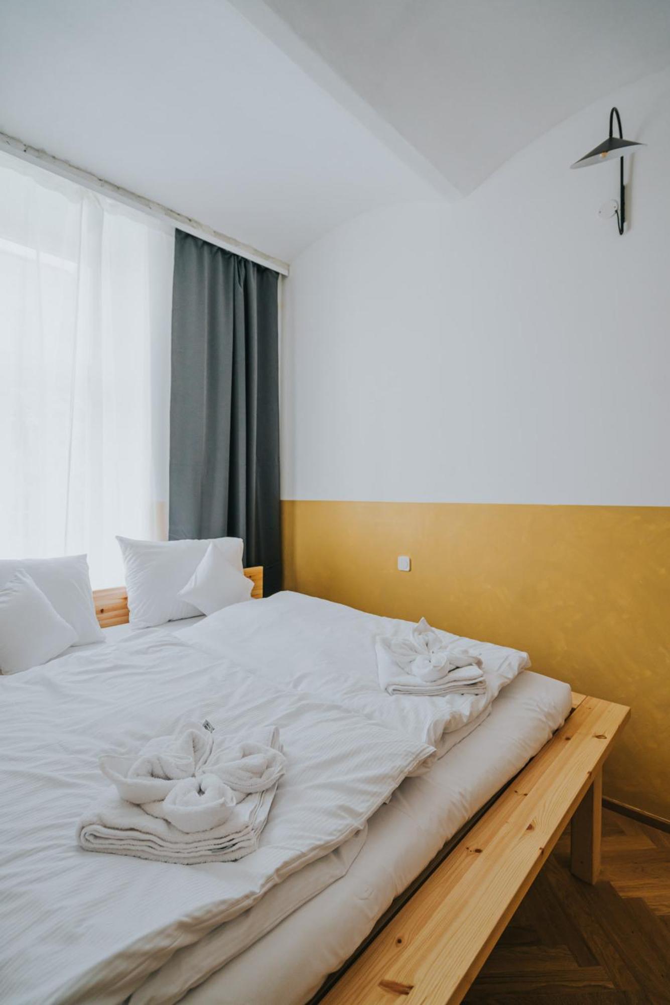 Bohemian Experience Aparthotel Prag Exteriör bild