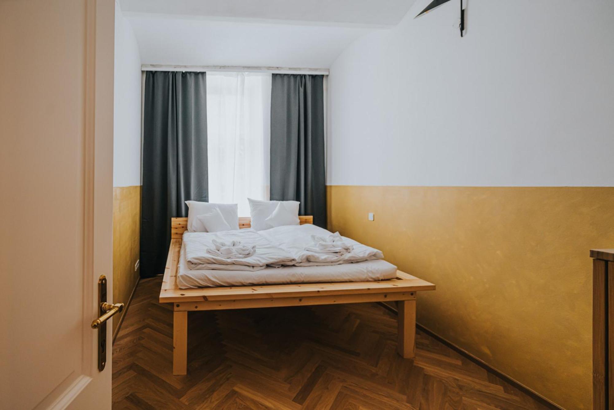 Bohemian Experience Aparthotel Prag Exteriör bild
