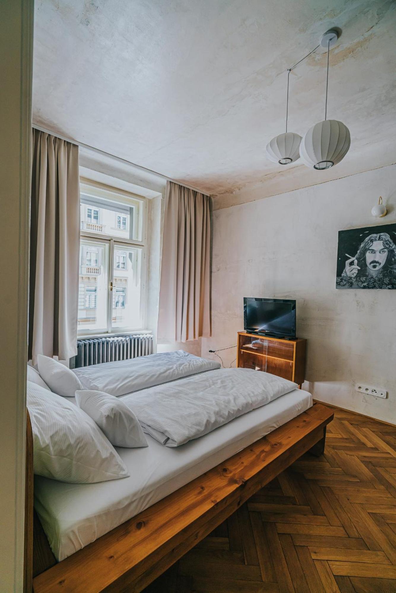 Bohemian Experience Aparthotel Prag Exteriör bild